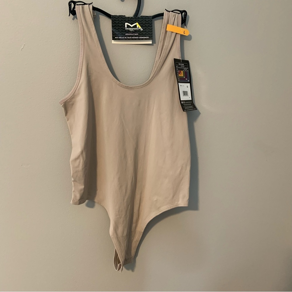 NEW MAIDENFORM TAN SEAMLESS BODYSUIT SIZE LARGE